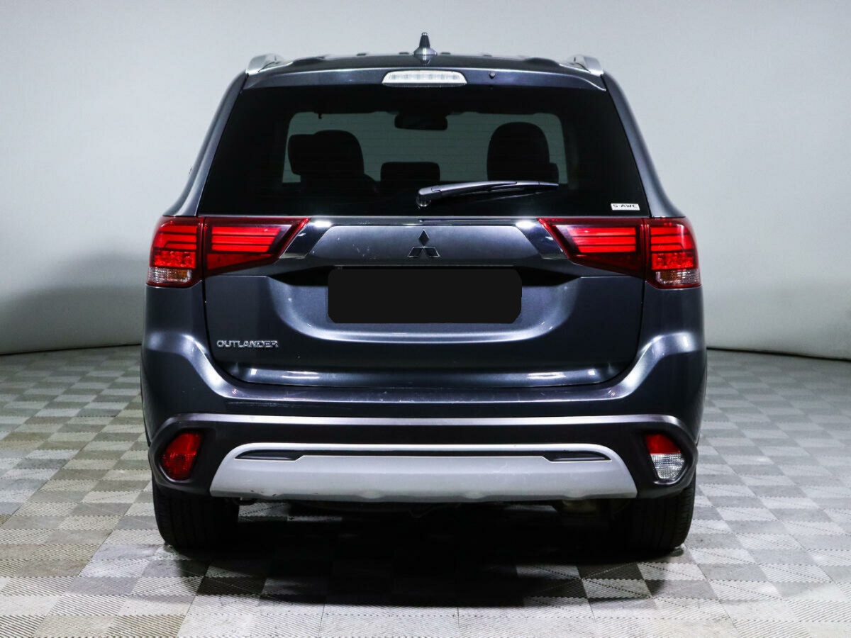 Mitsubishi Outlander, 2020