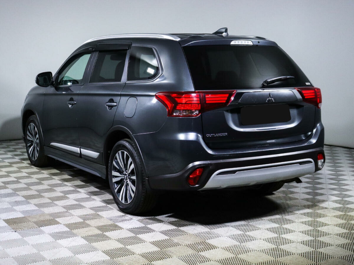 Mitsubishi Outlander, 2020