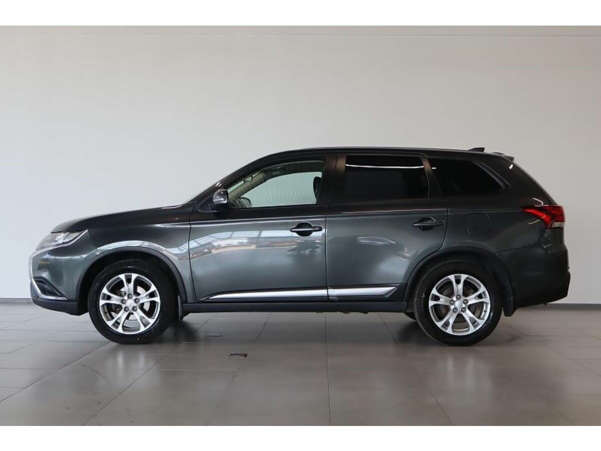 Mitsubishi Outlander, 2020