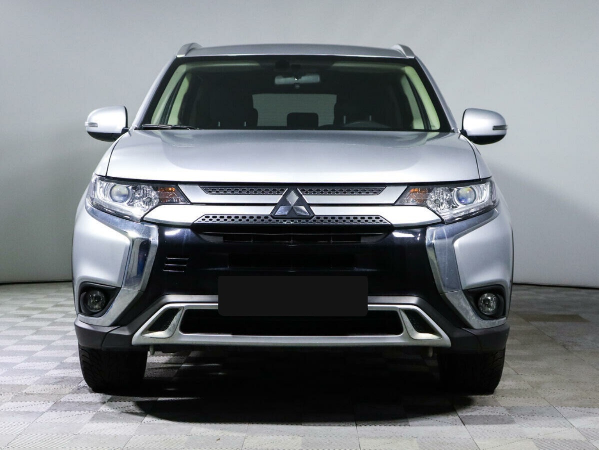 Mitsubishi Outlander, 2021