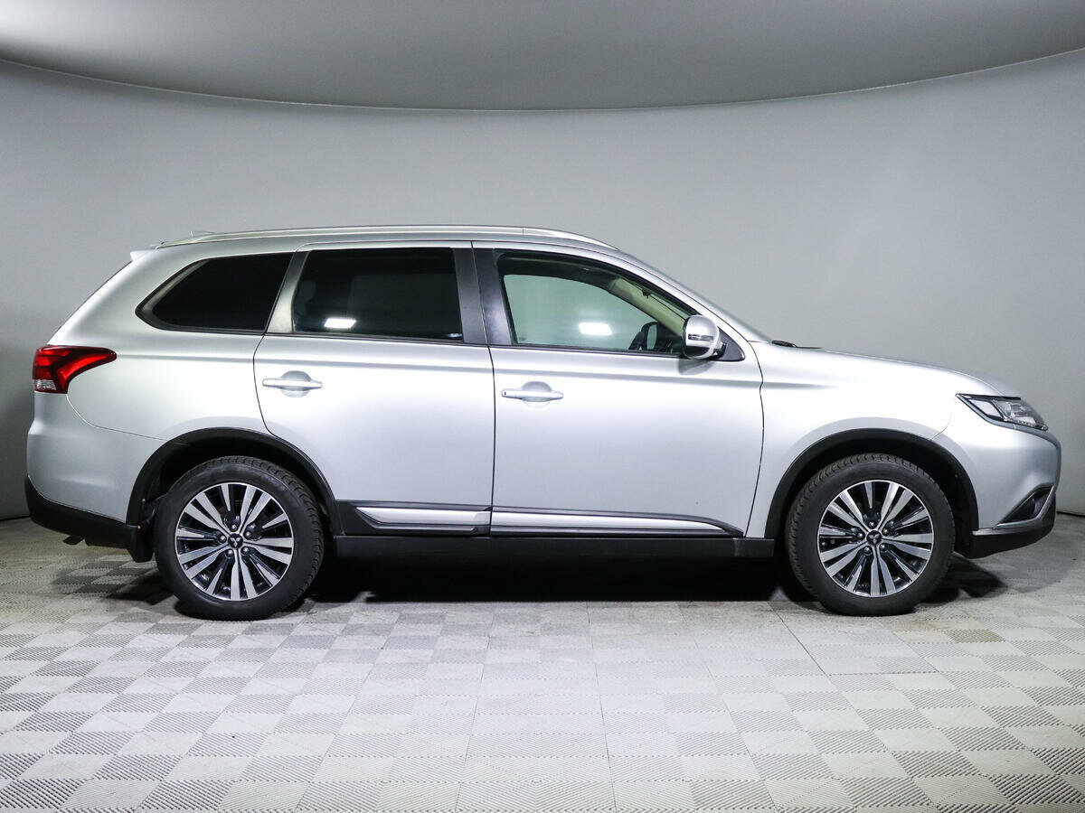 Mitsubishi Outlander, 2021