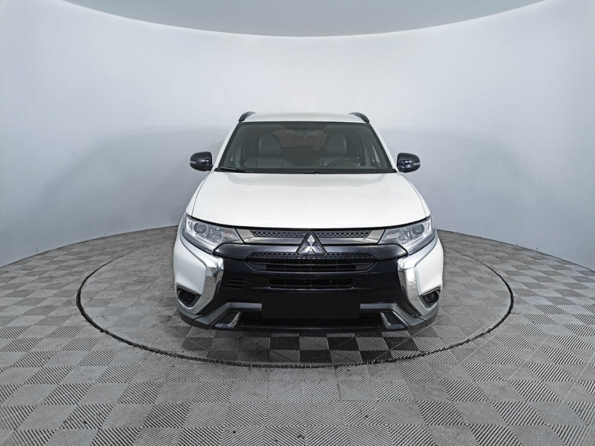 Mitsubishi Outlander, 2020