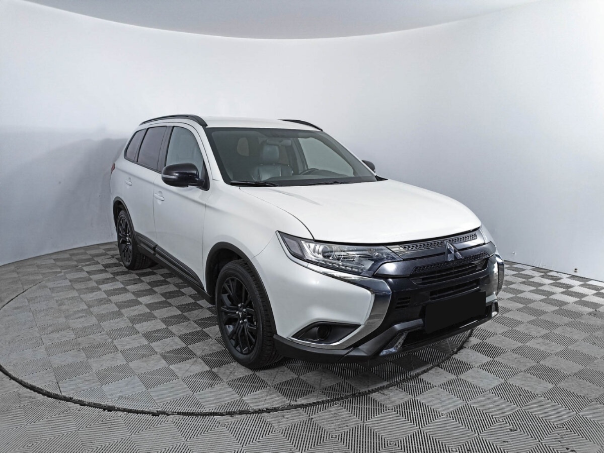 Mitsubishi Outlander, 2020