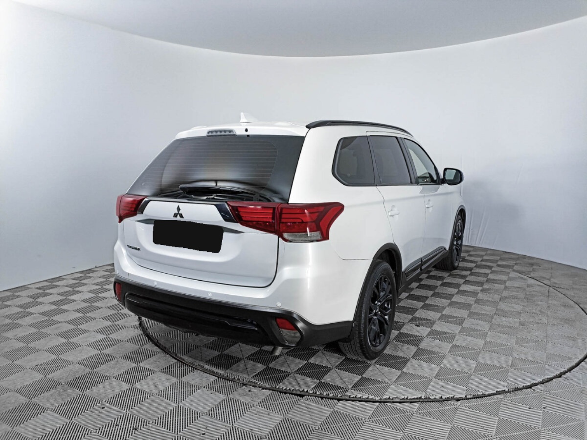 Mitsubishi Outlander, 2020