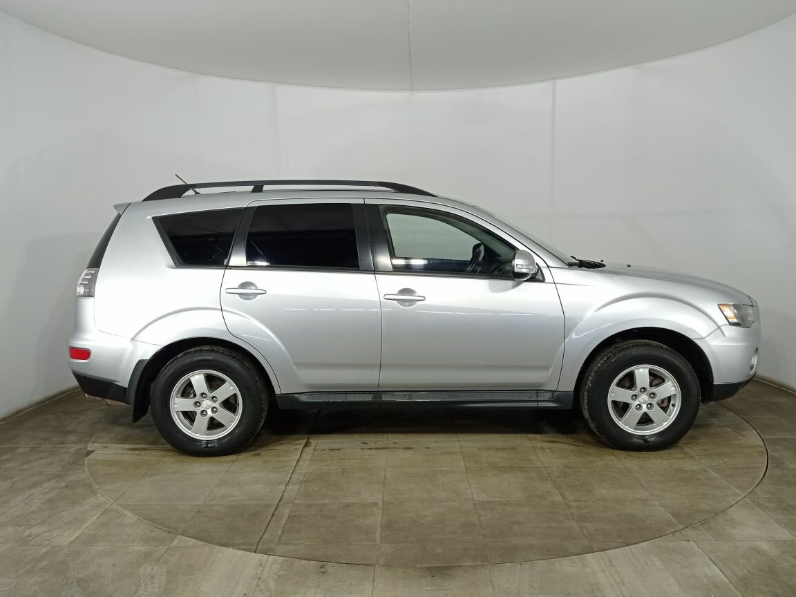 Mitsubishi Outlander, 2011