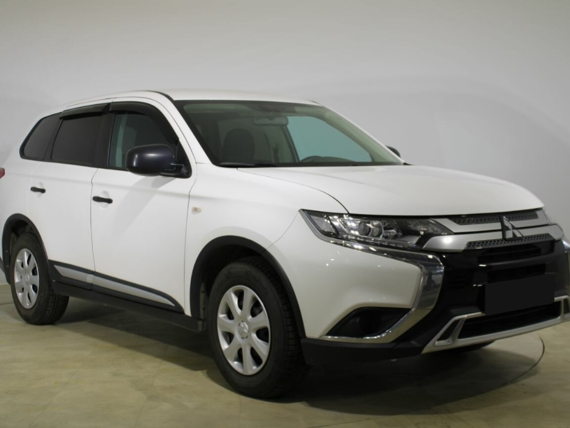 Mitsubishi Outlander, 2020
