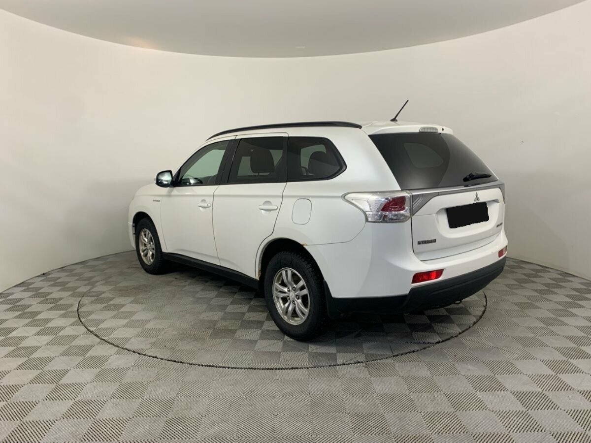 Mitsubishi Outlander, 2013