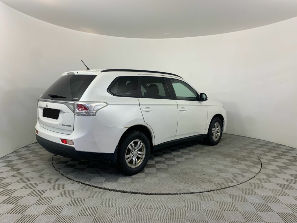 Mitsubishi Outlander, 2013