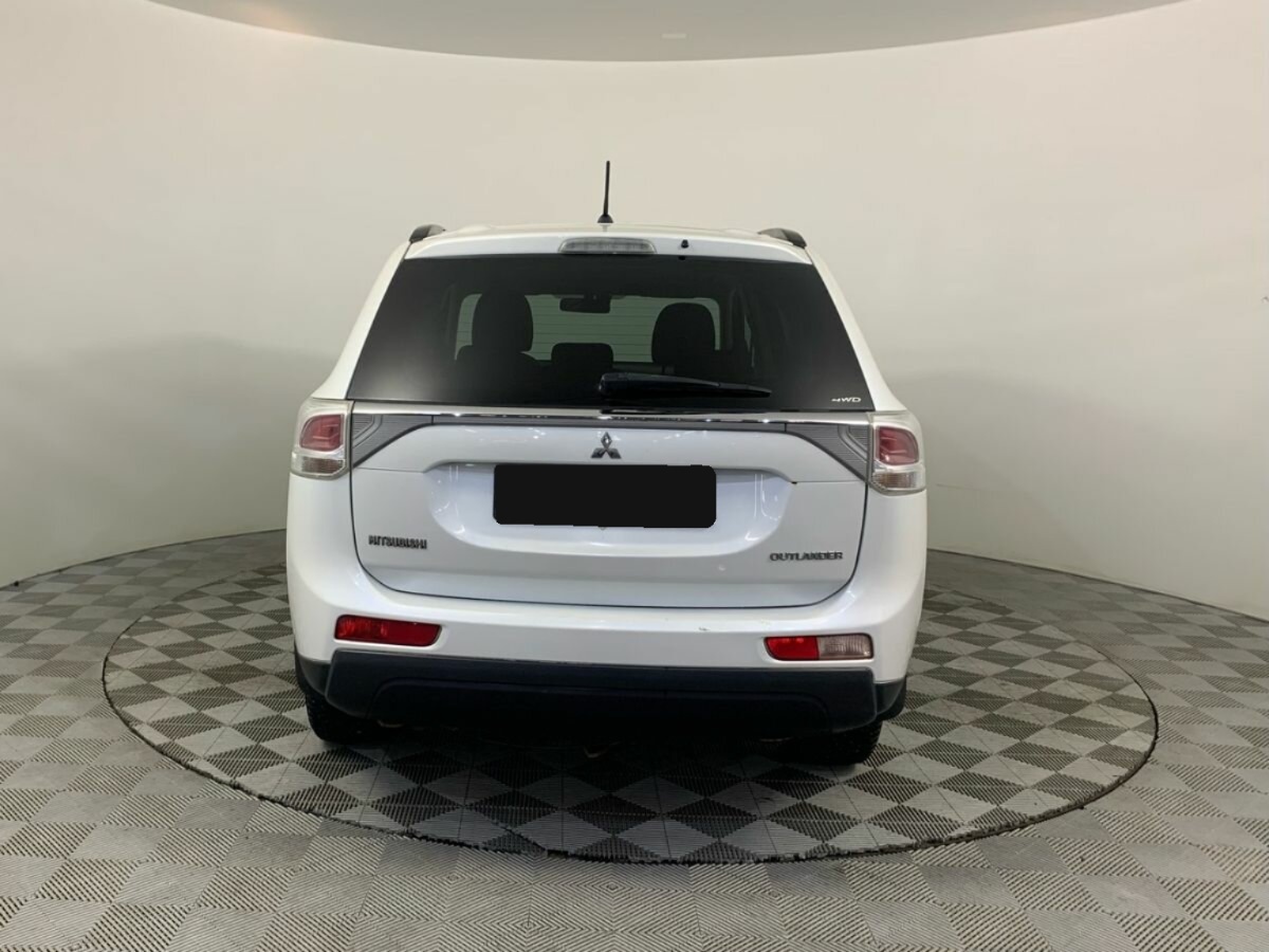 Mitsubishi Outlander, 2013