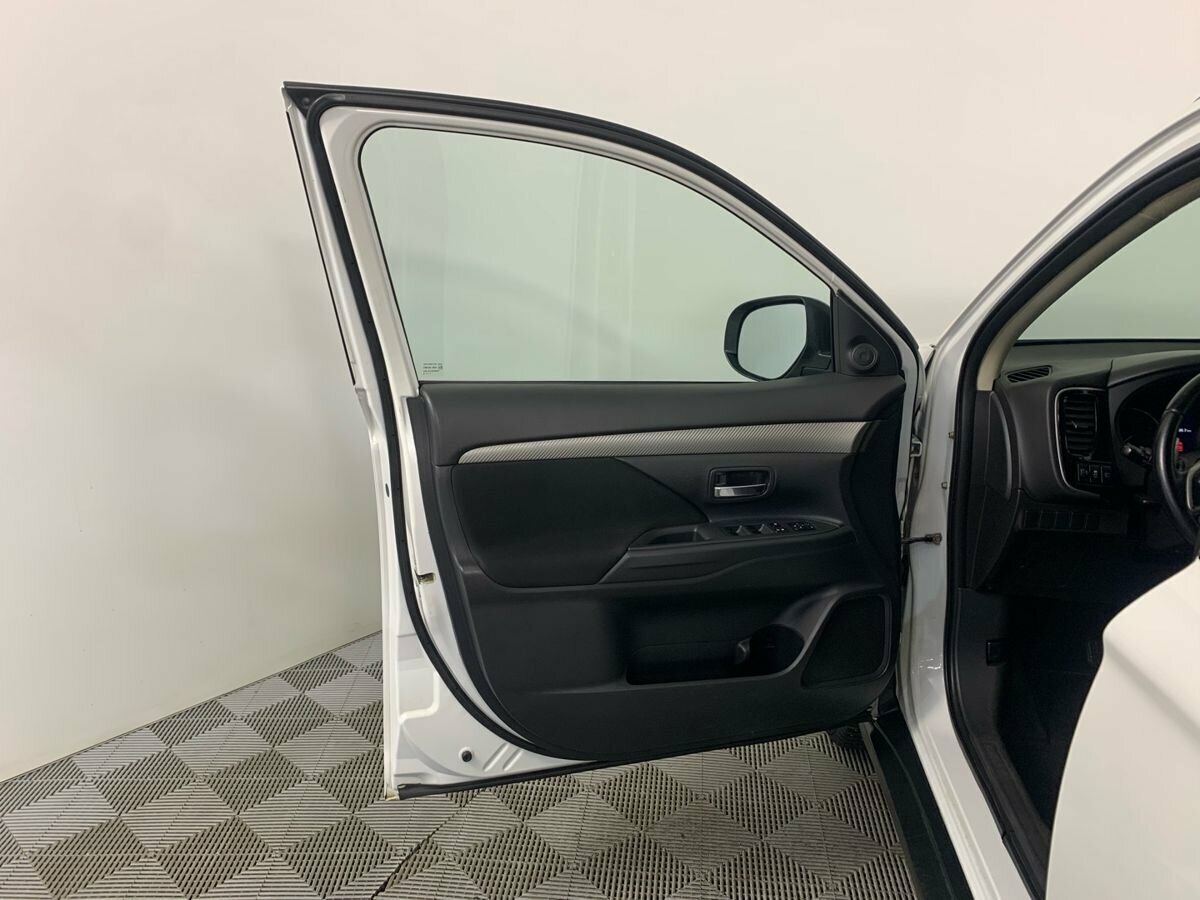 Mitsubishi Outlander, 2013