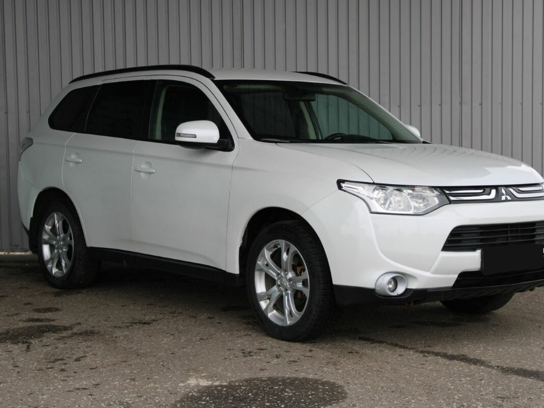 Mitsubishi Outlander, 2013