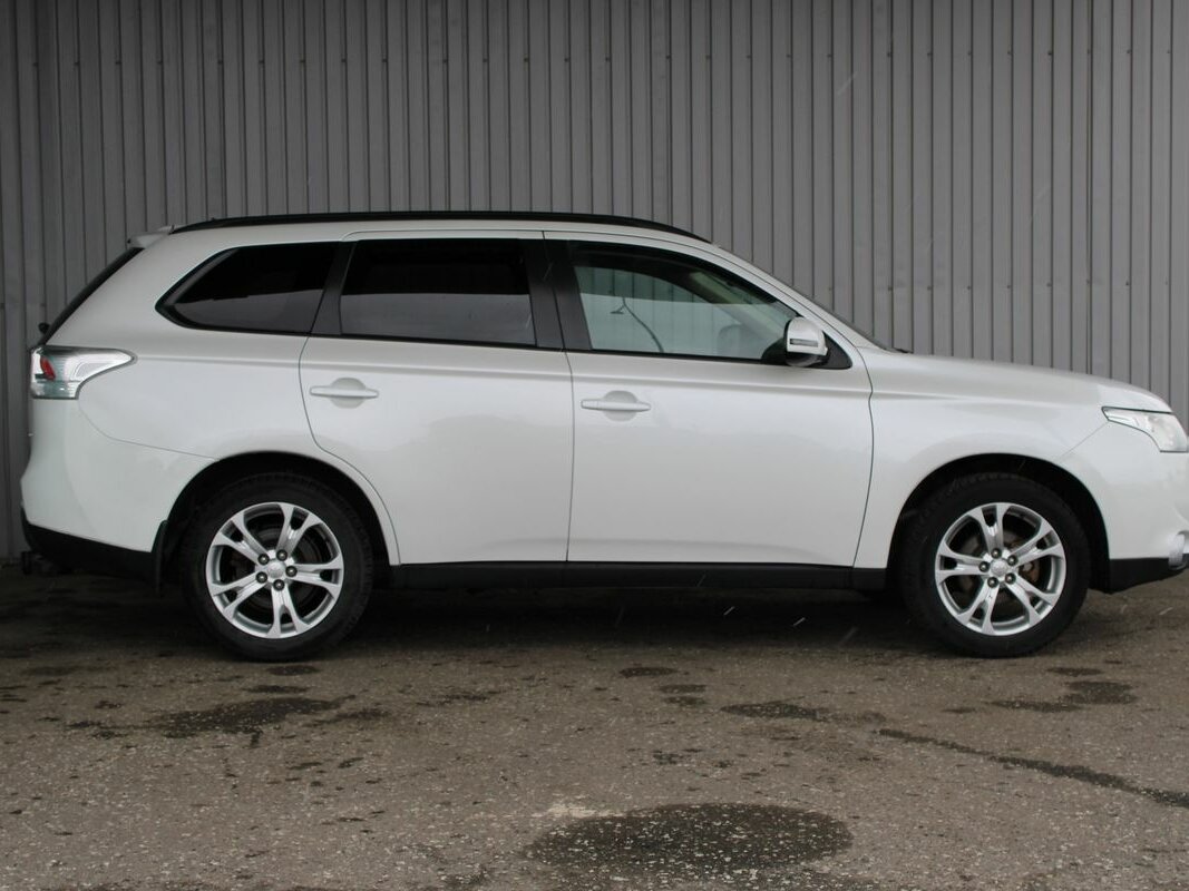 Mitsubishi Outlander, 2013