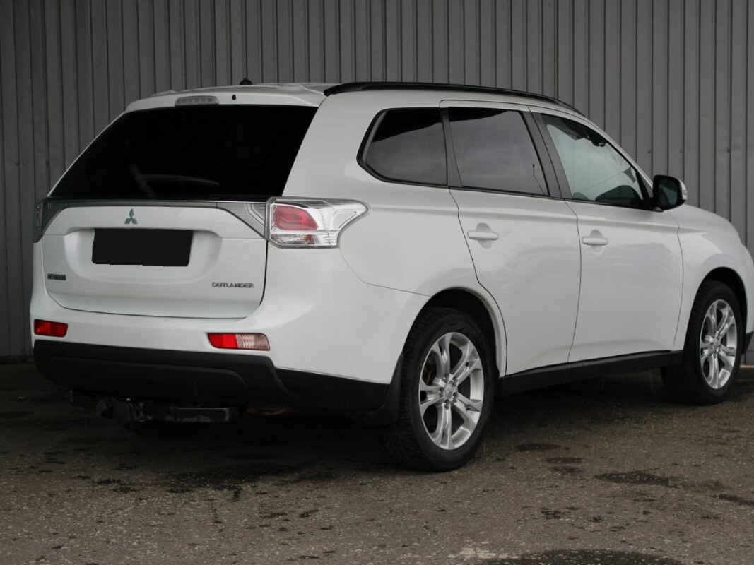 Mitsubishi Outlander, 2013