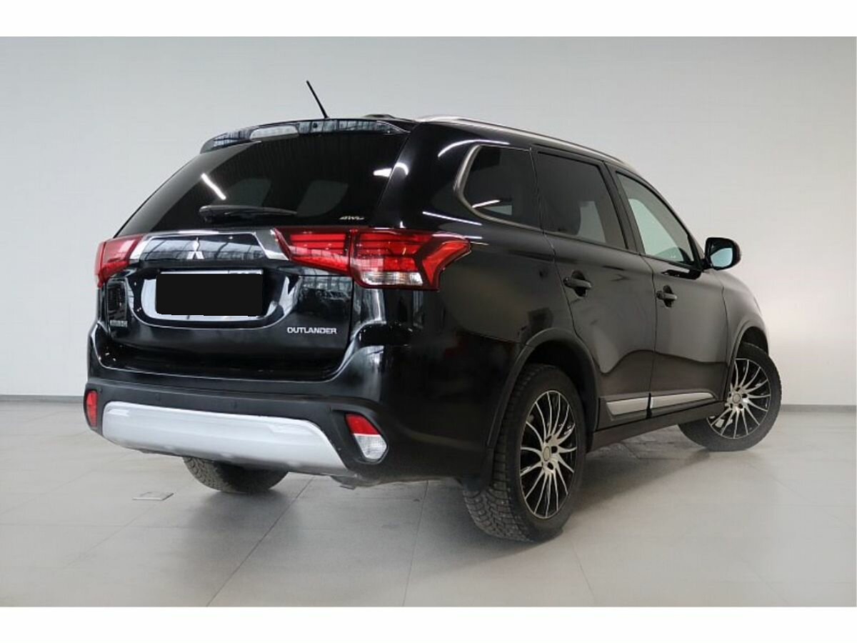 Mitsubishi Outlander, 2015