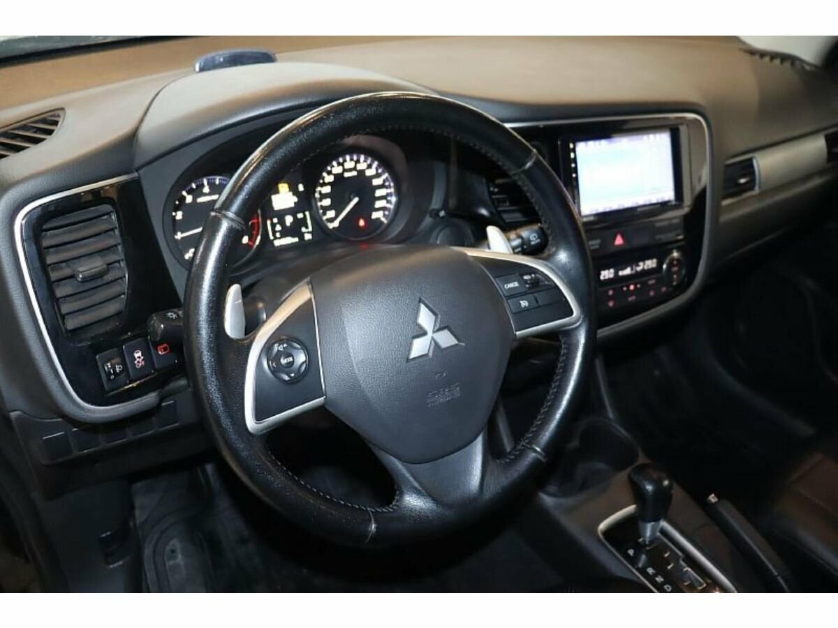 Mitsubishi Outlander, 2014