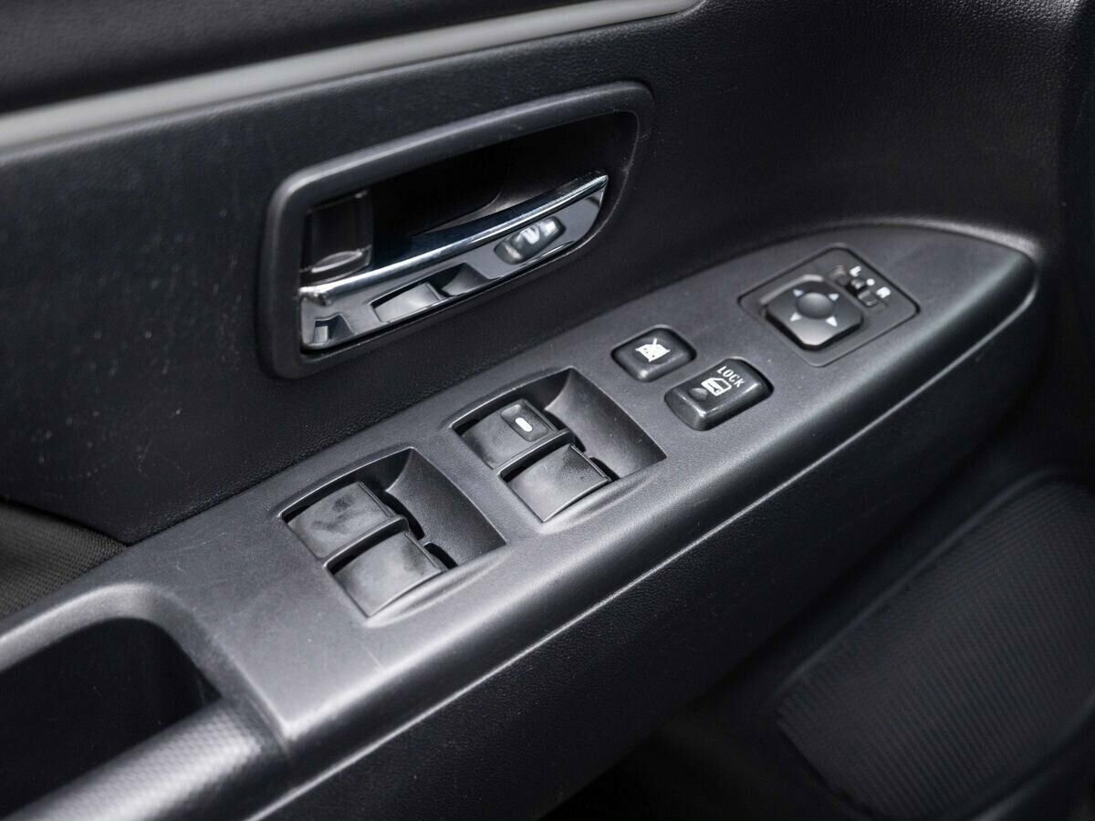 Mitsubishi ASX, 2011