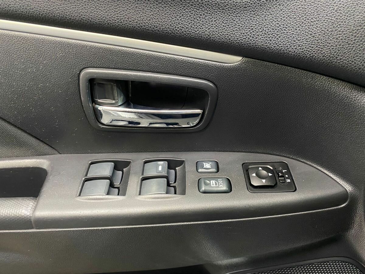 Mitsubishi ASX, 2012