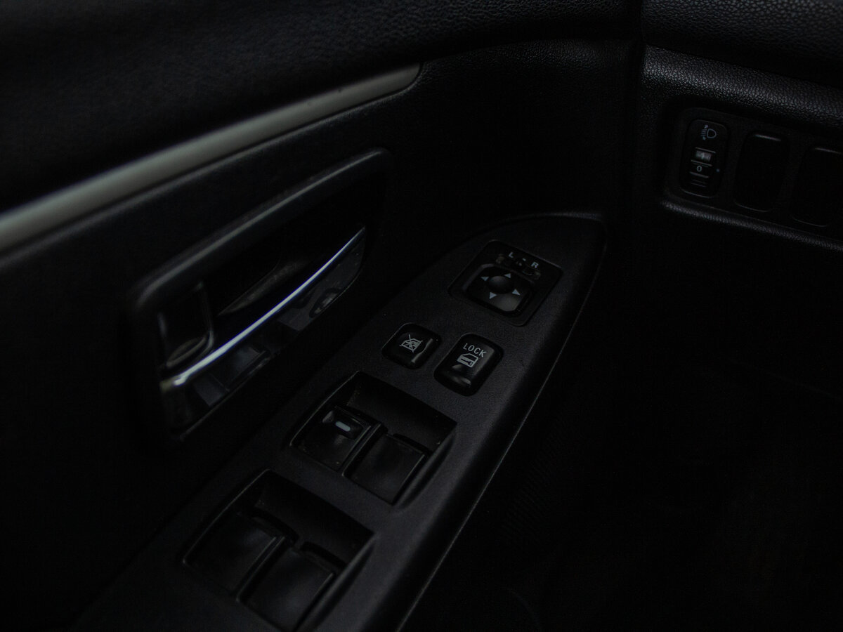 Mitsubishi ASX, 2011