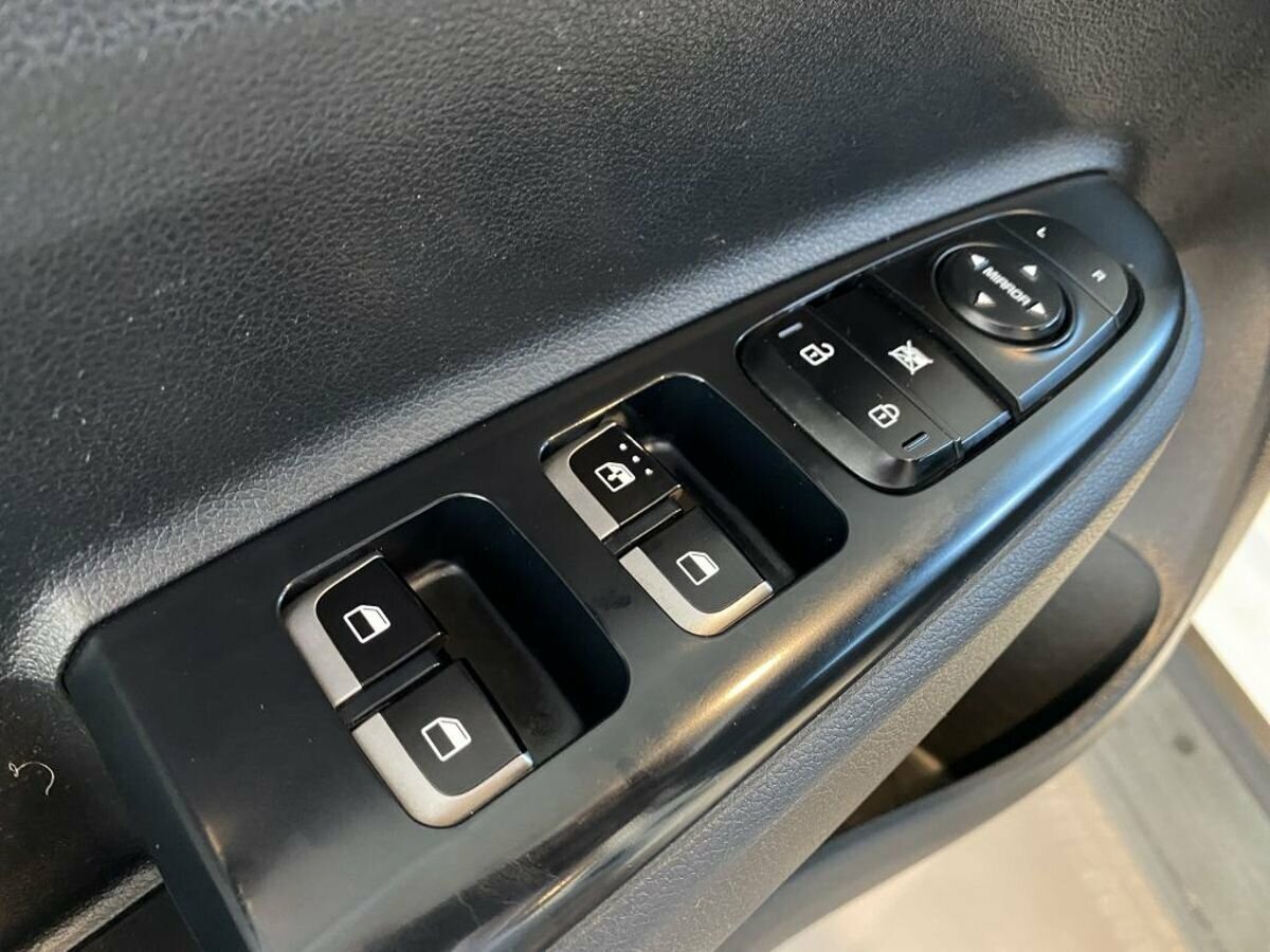 Kia Rio X-Line, 2020