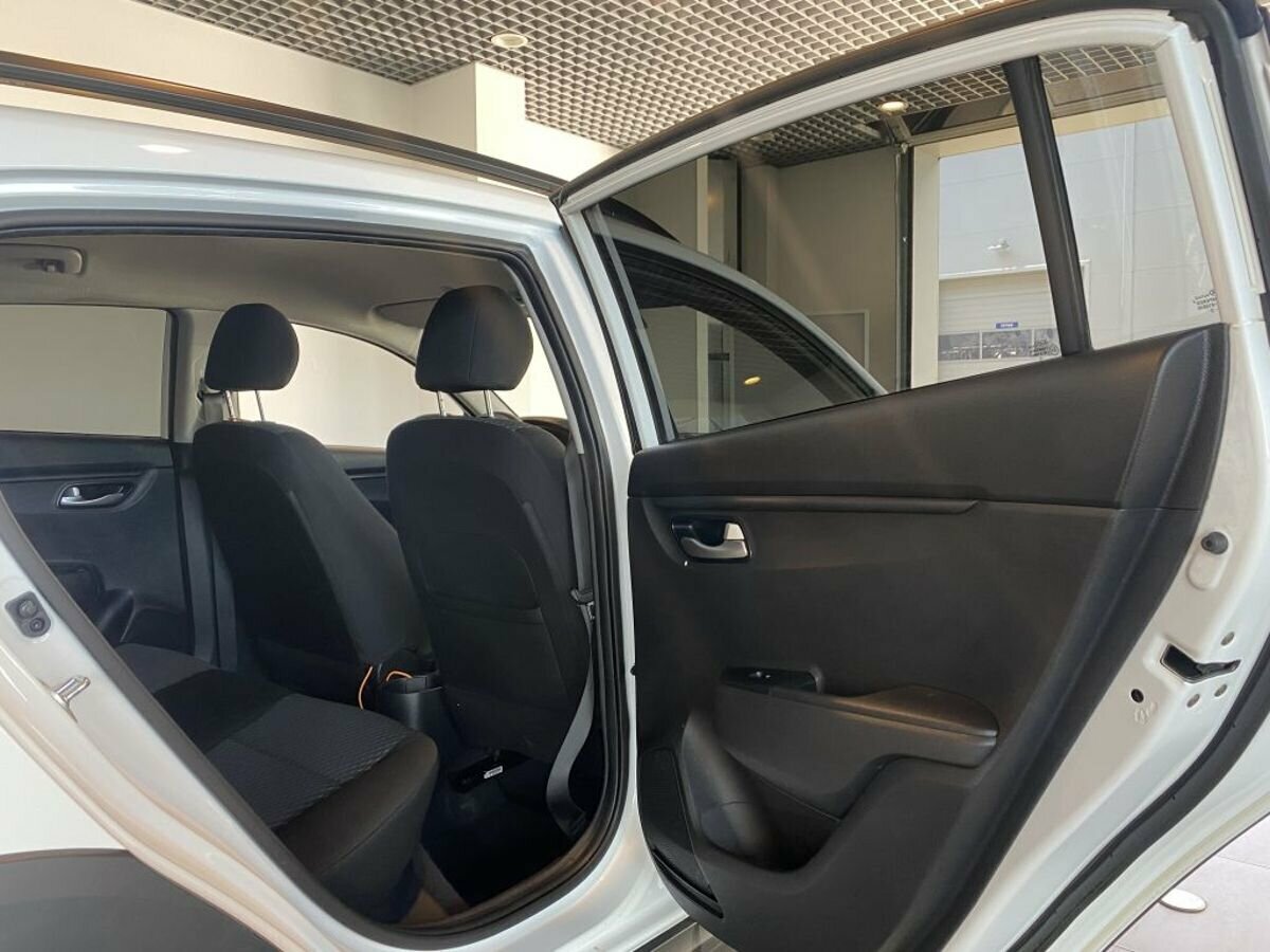 Kia Rio X-Line, 2020