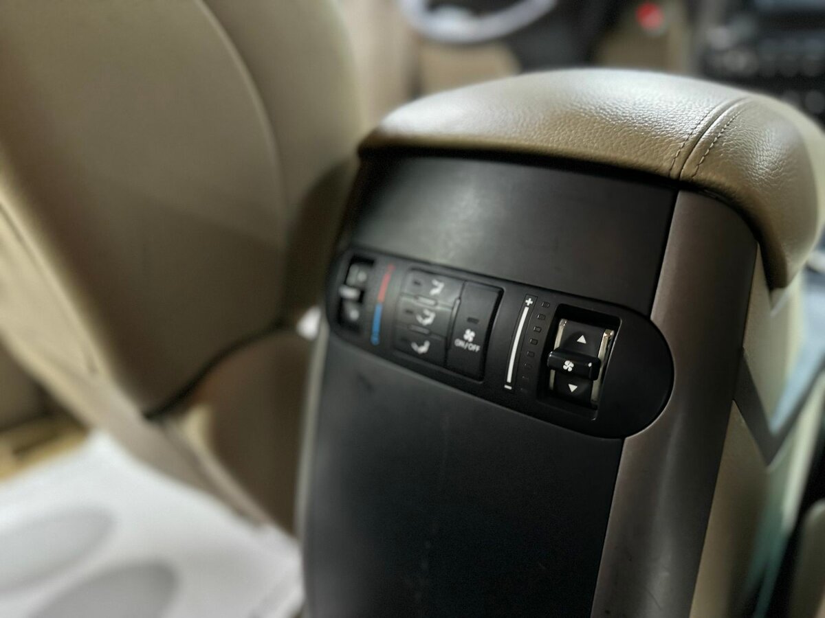 Kia Mohave 8-speed, 2011