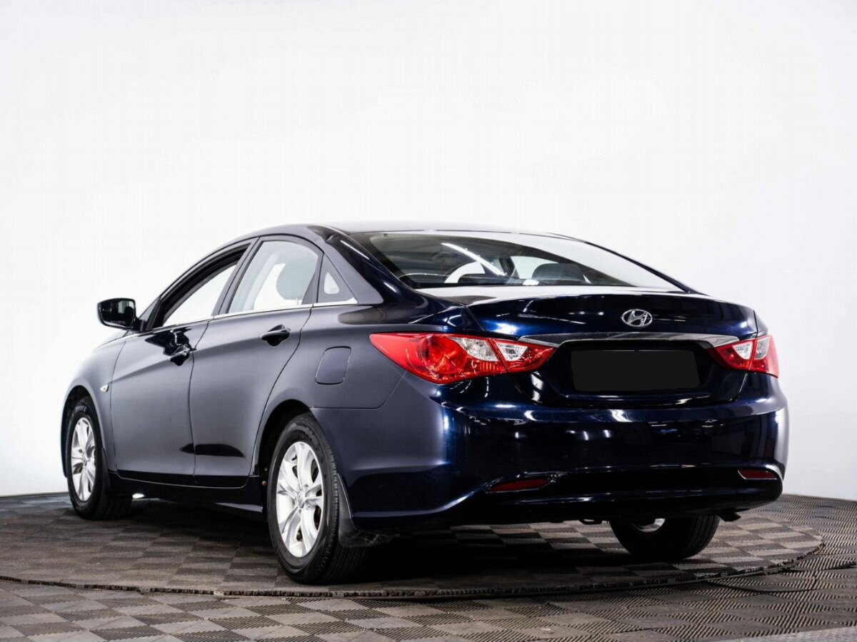 Hyundai Sonata, 2010