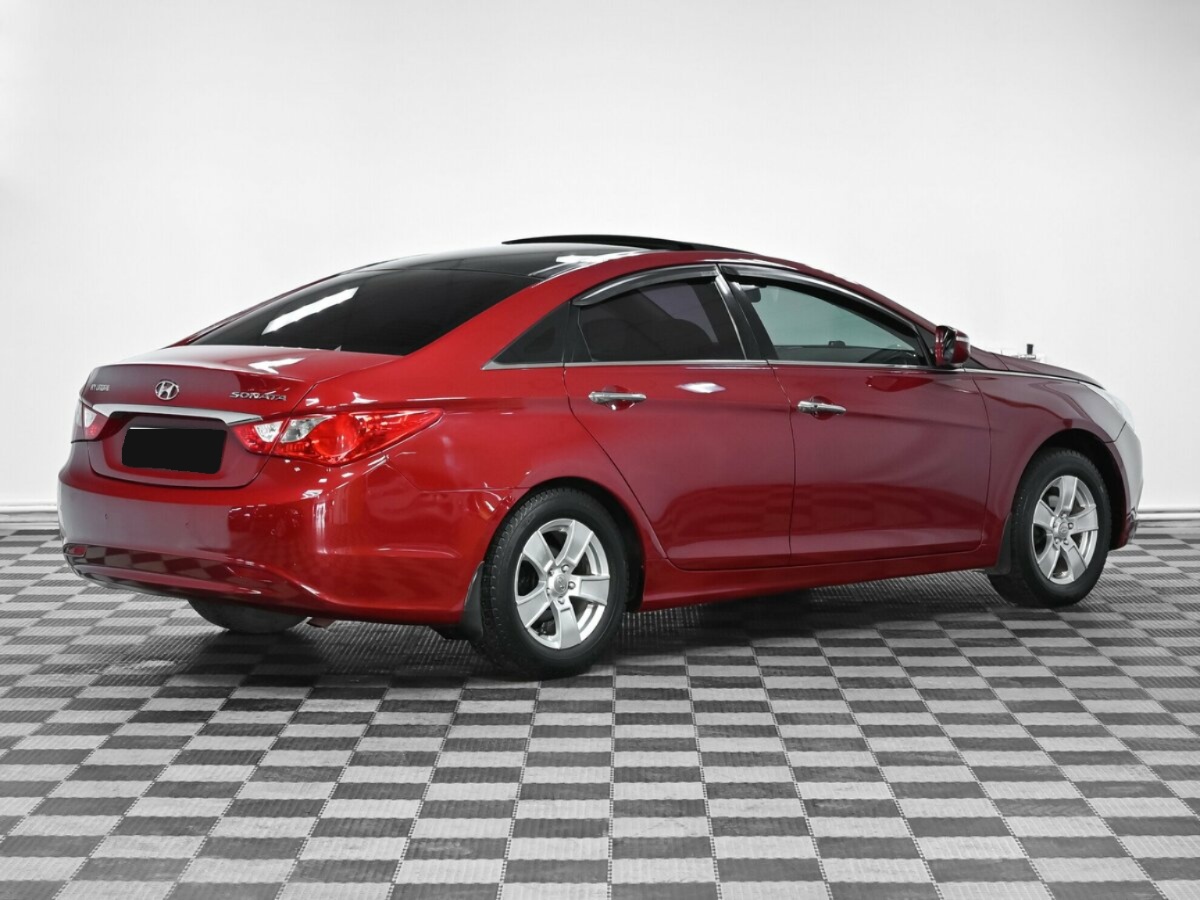 Hyundai Sonata, 2011