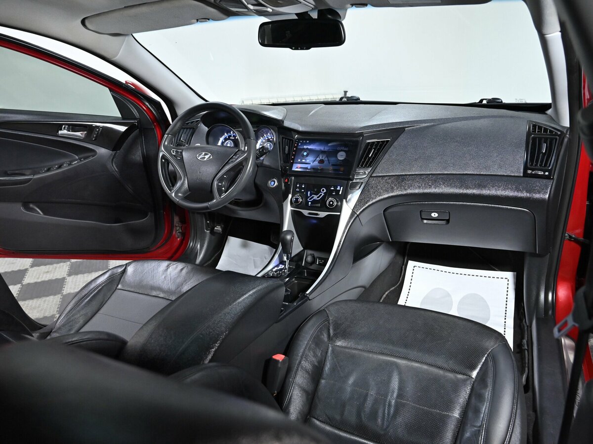 Hyundai Sonata, 2011