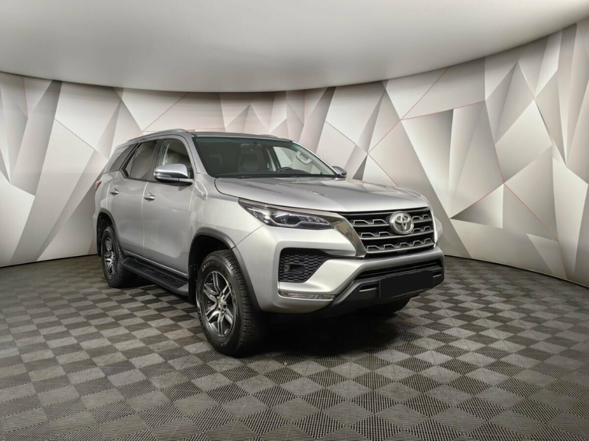 Toyota Fortuner, 2021