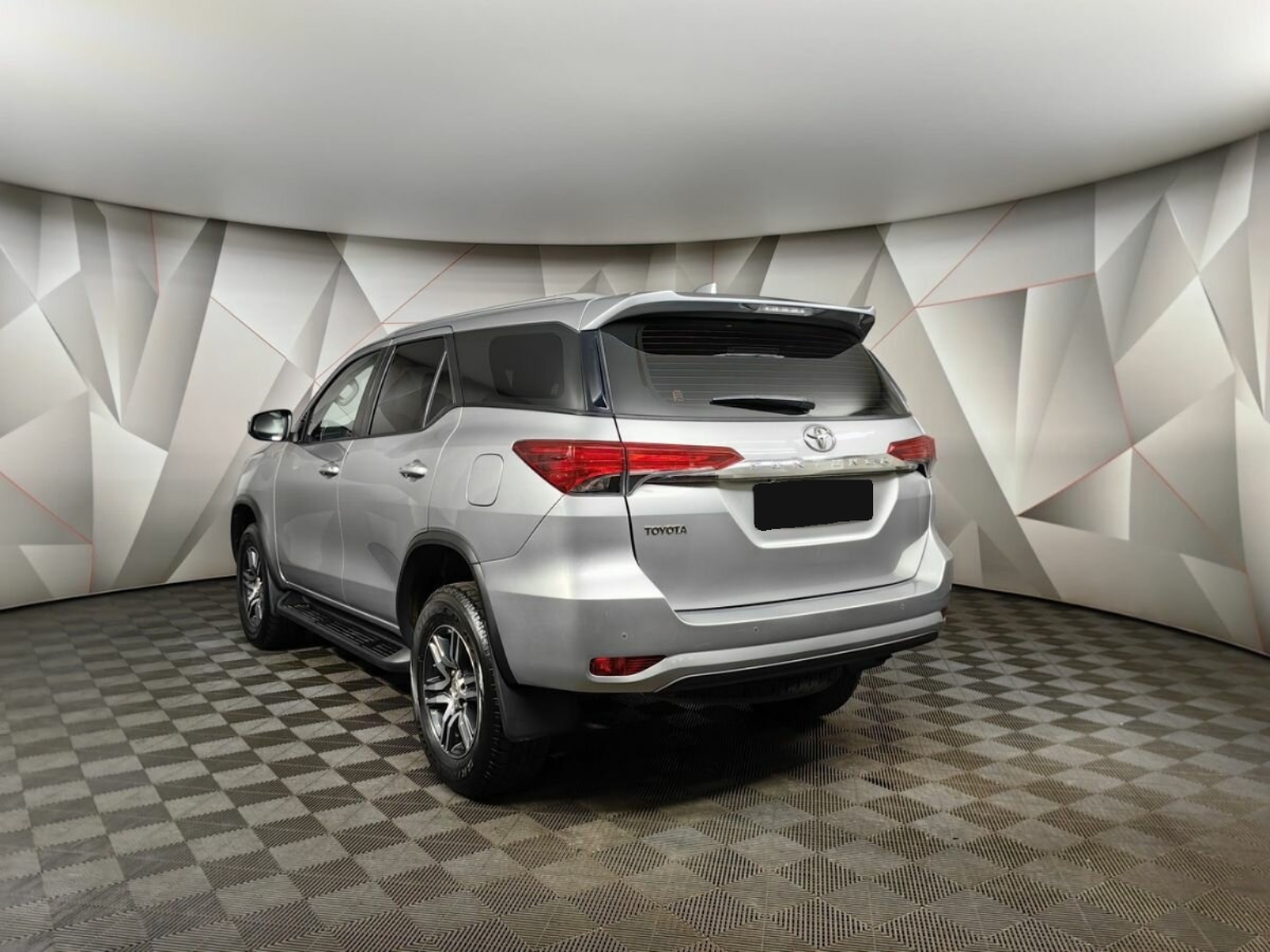 Toyota Fortuner, 2021