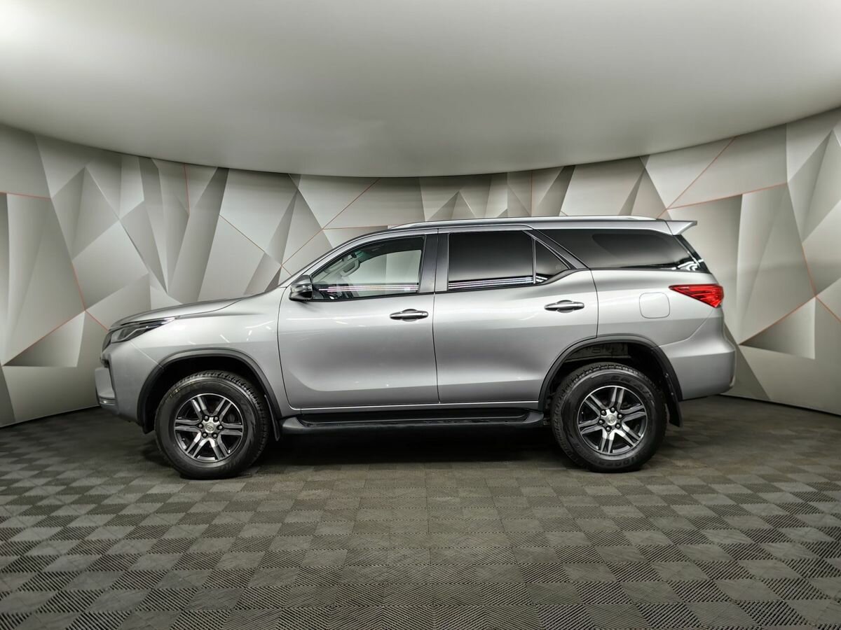 Toyota Fortuner, 2021