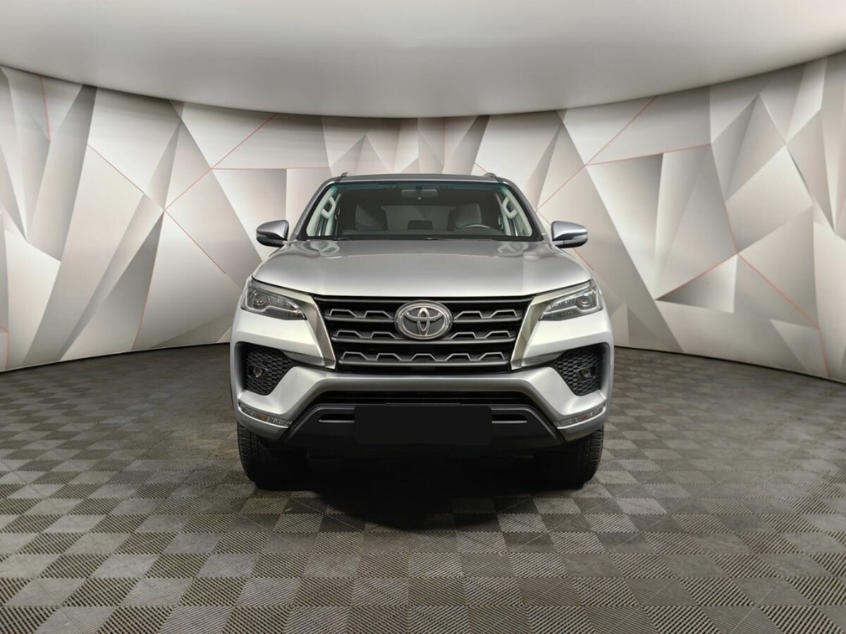 Toyota Fortuner, 2021