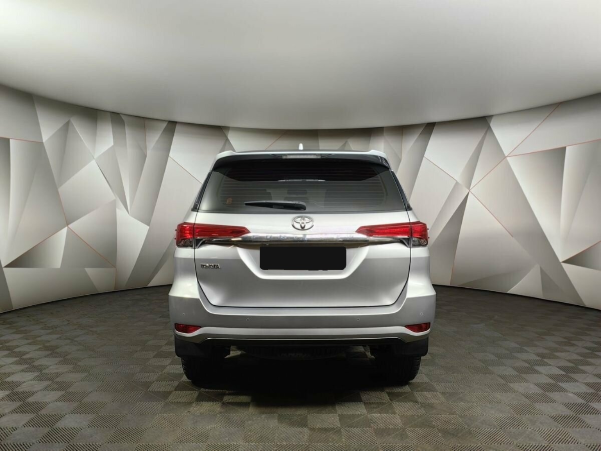 Toyota Fortuner, 2021