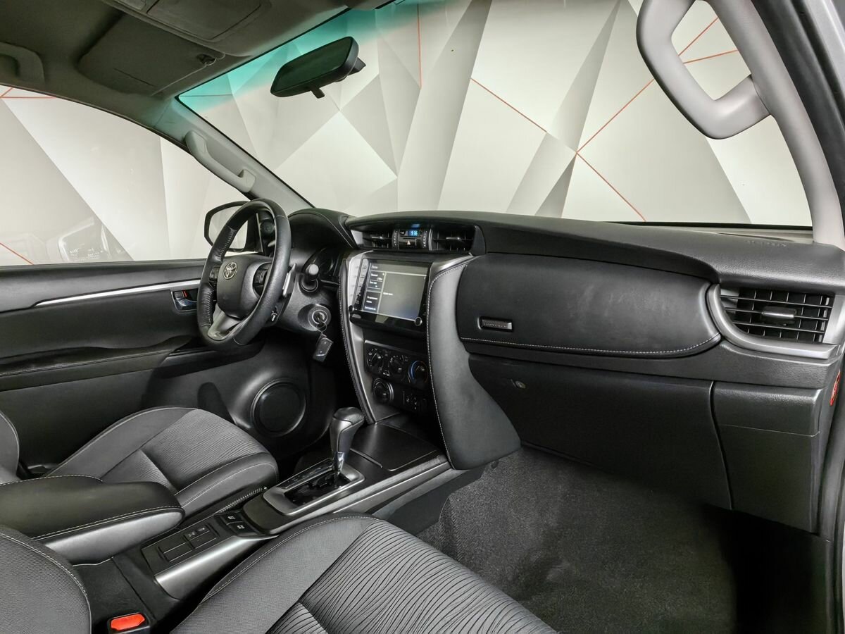 Toyota Fortuner, 2021