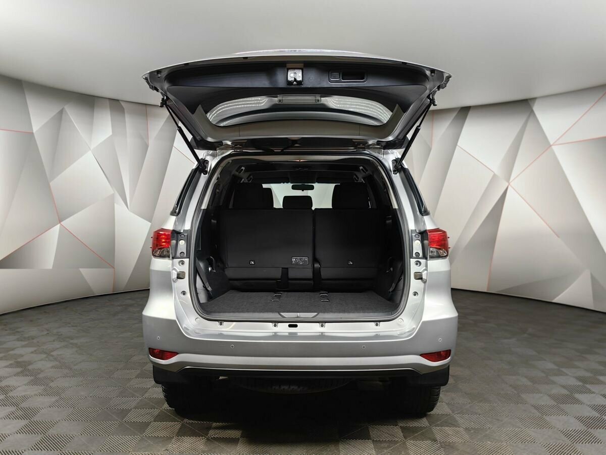 Toyota Fortuner, 2021