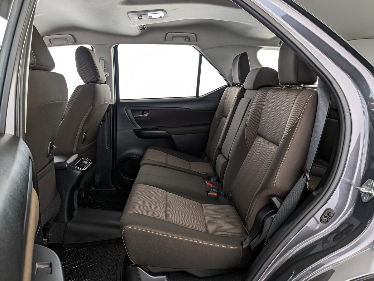 Toyota Fortuner, 2019