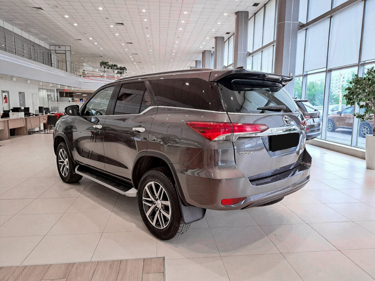 Toyota Fortuner, 2018