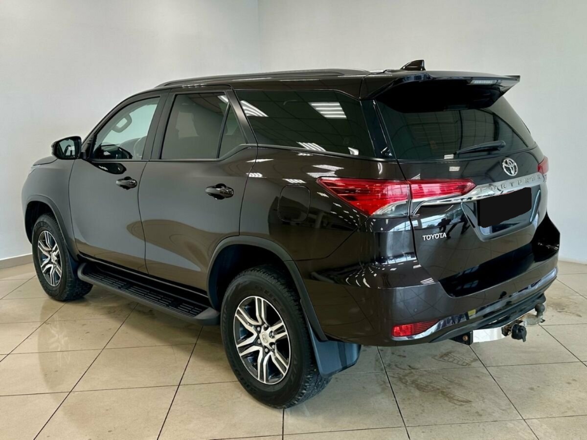 Toyota Fortuner, 2021