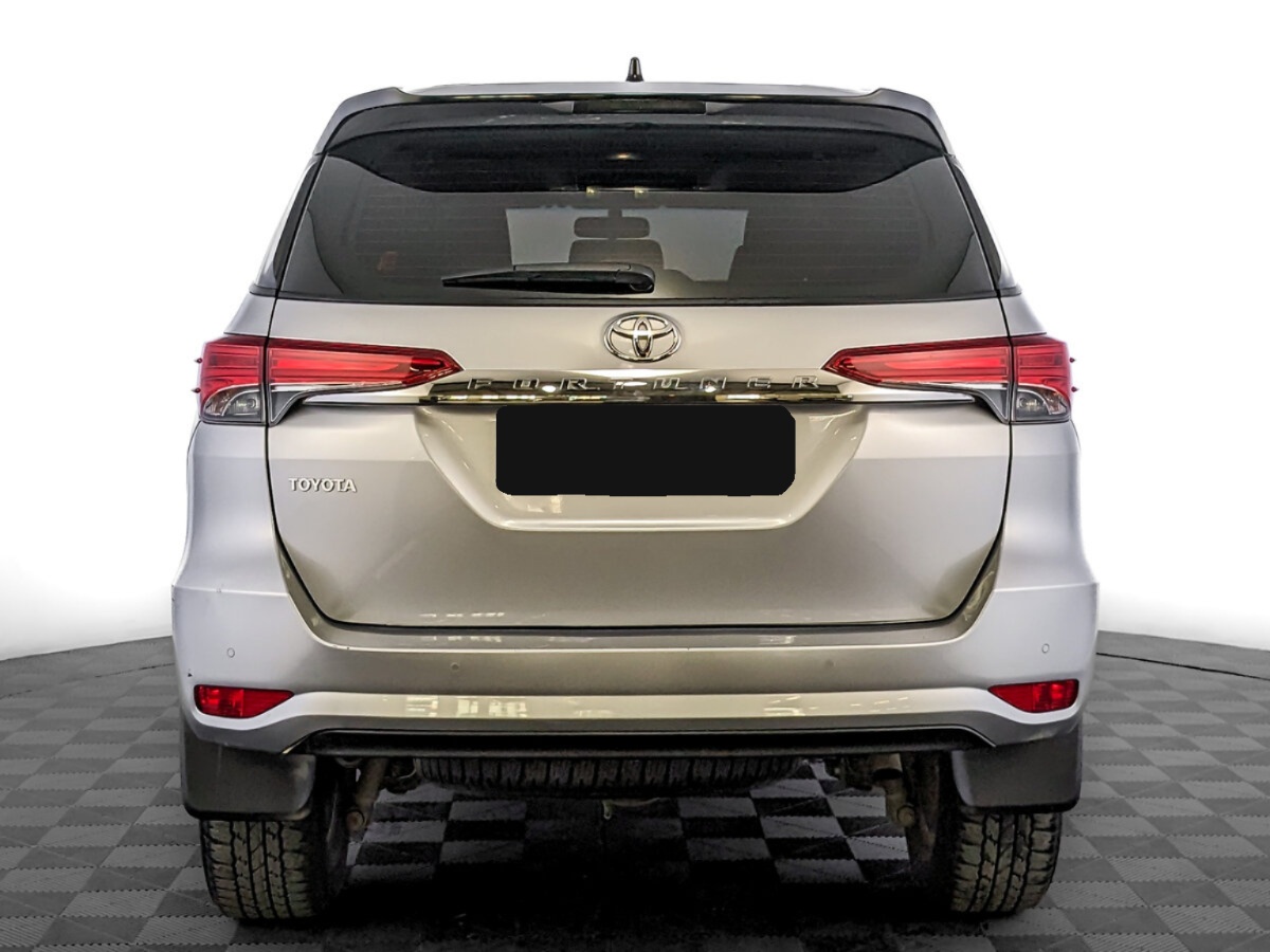 Toyota Fortuner, 2021