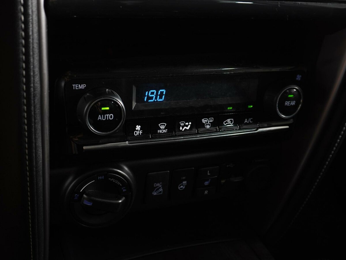 Toyota Fortuner, 2020