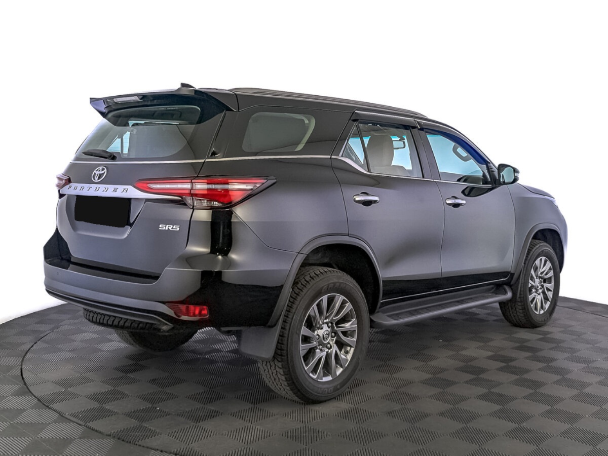 Toyota Fortuner, 2022