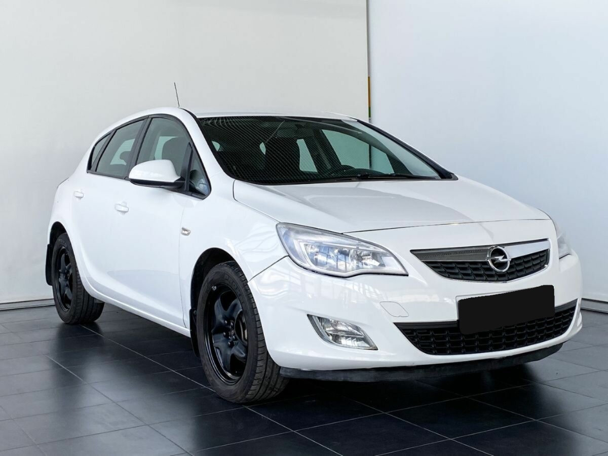 Opel Astra, 2011