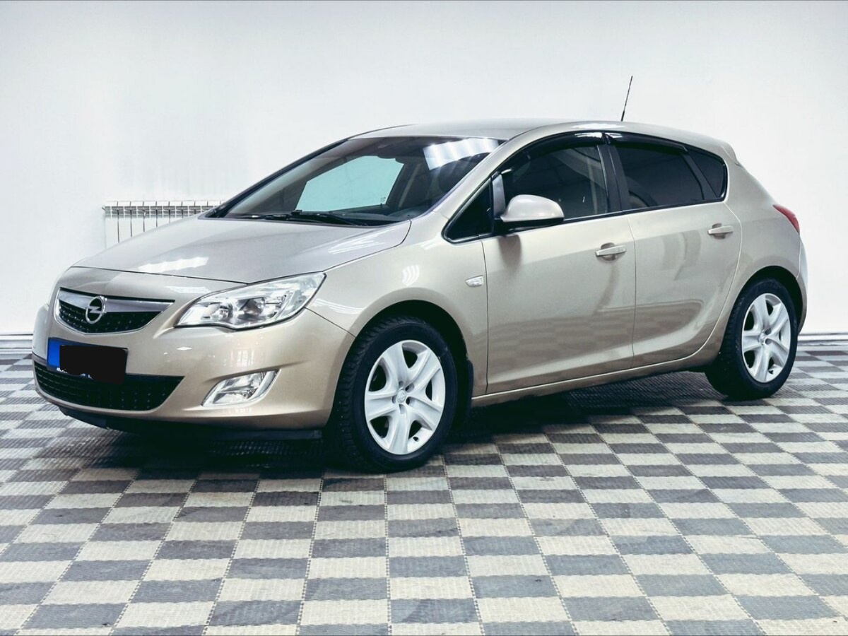 Opel Astra, 2011