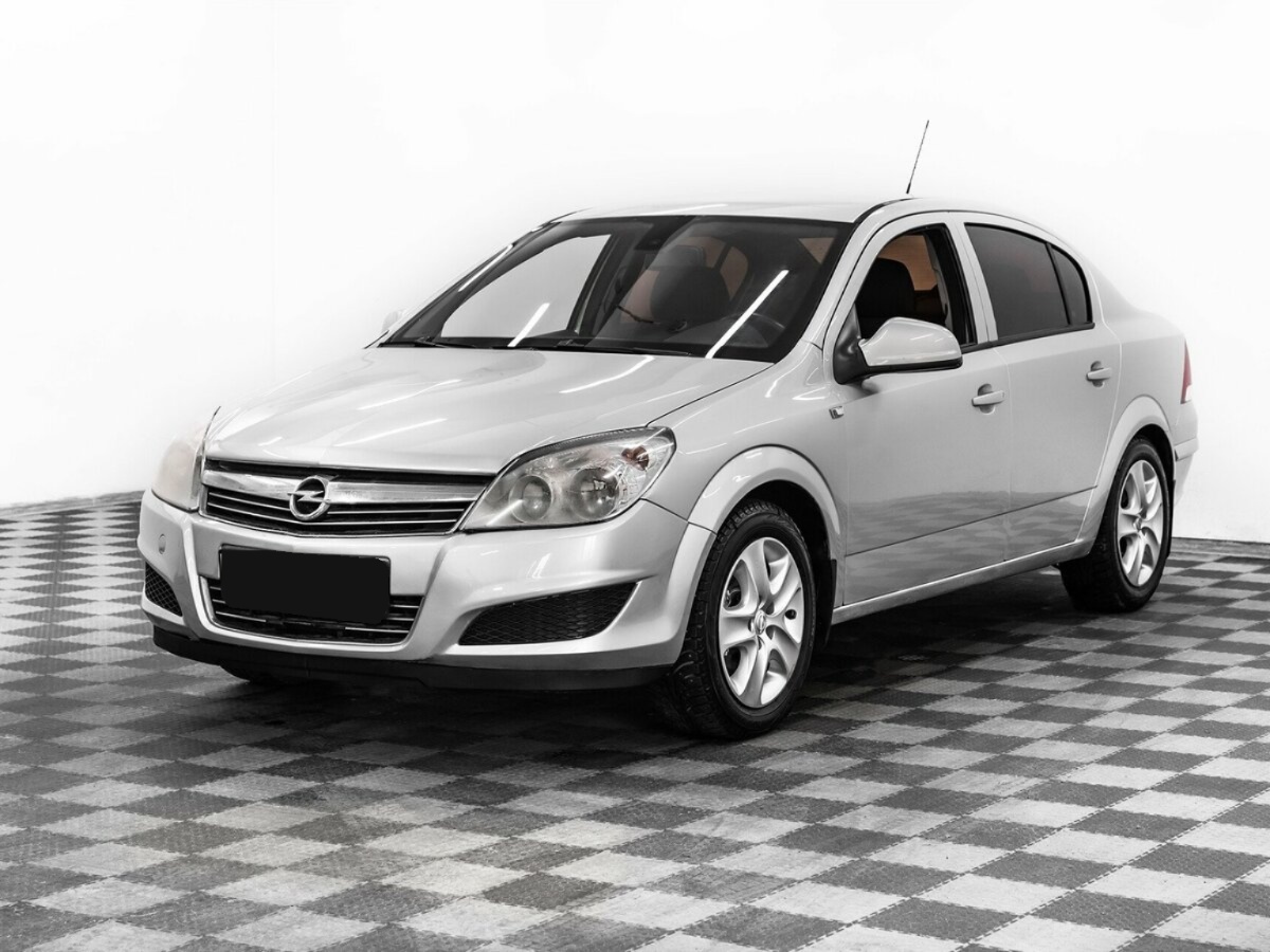 Opel Astra, 2010