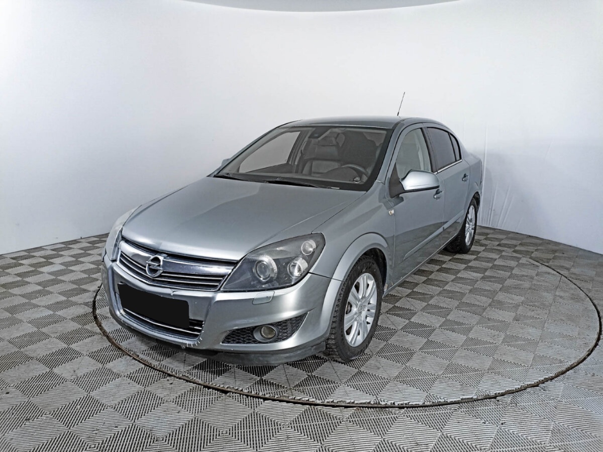 Opel Astra, 2011