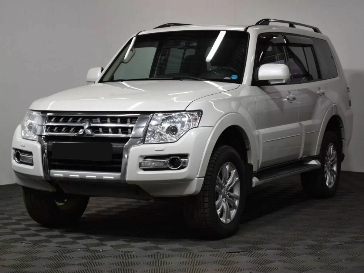 Mitsubishi Pajero, 2015