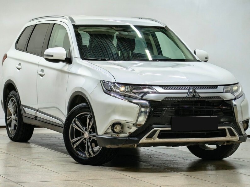 Mitsubishi Outlander, 2020
