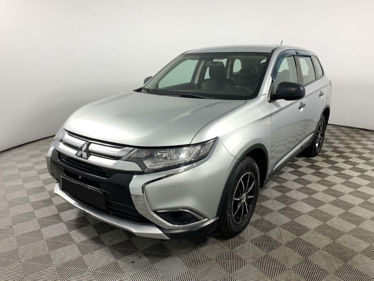 Mitsubishi Outlander, 2015