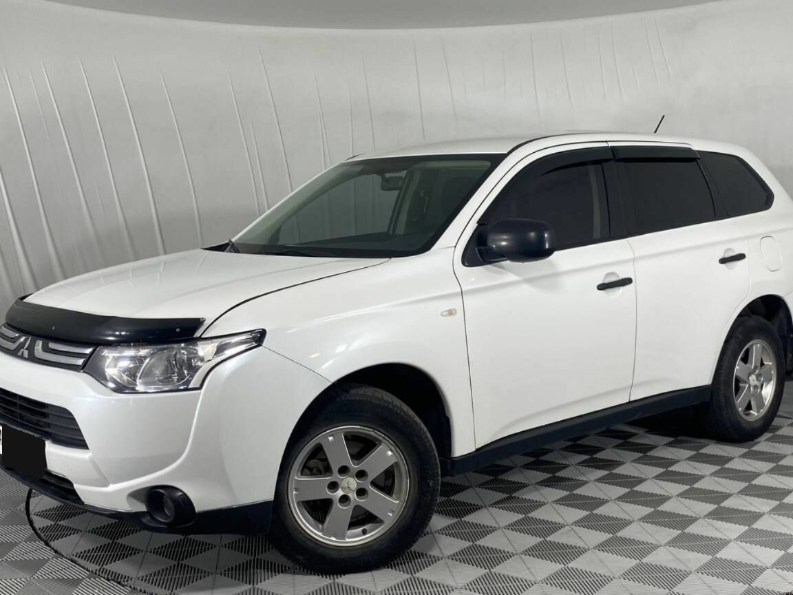 Mitsubishi Outlander, 2012